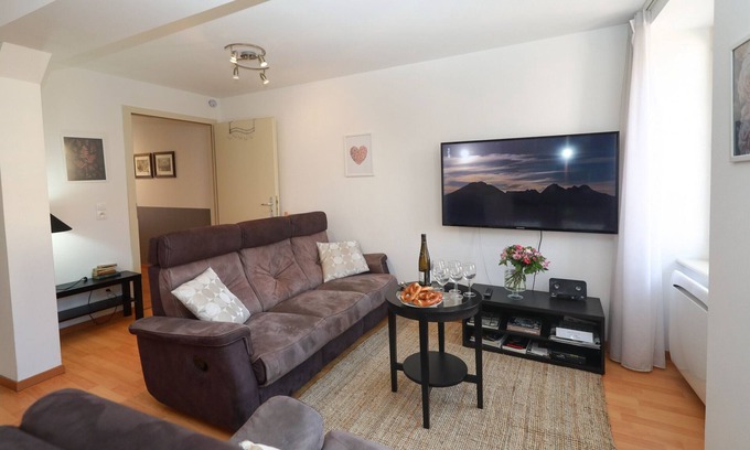 Old Town Apartment | lang 80m2 city center 3br