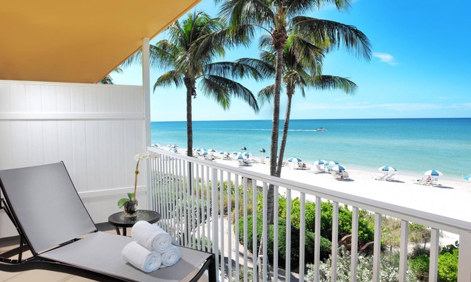 Vanderbilt Beach Resort | LaPlaya Beach & Golf Resort - A Noble House Resort