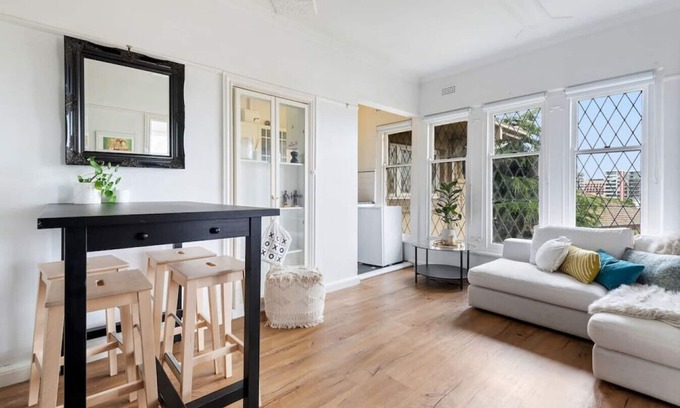 South Yarra Apartment | Large 1B South Yarra