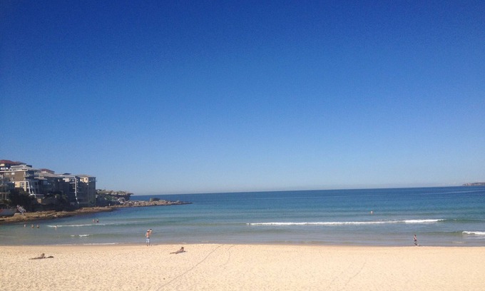 Bondi Beach Apartment | Large 2 Bedroom Apartment With Balcony Opposite Bondi Beach