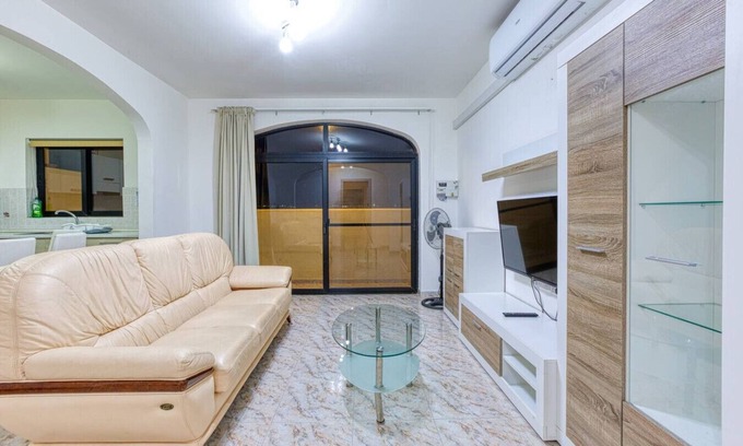 Qawra Apartment | Large 3BR Apt with private balcony, St'Pauls Bay