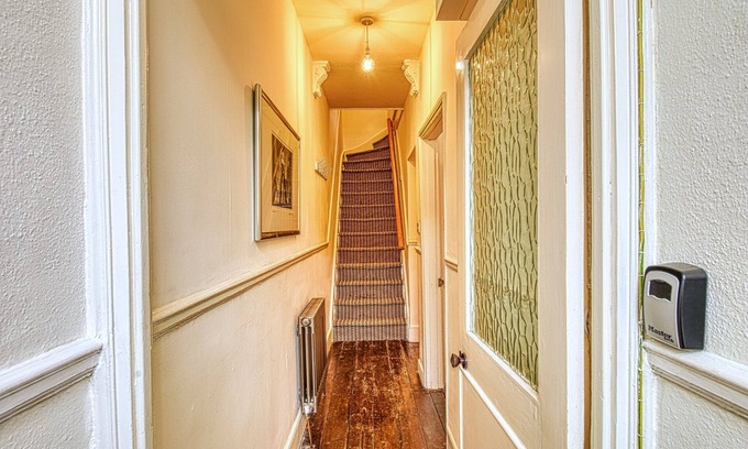 Bath House | Large 4 Bedroom House w/Garden & Free Parking