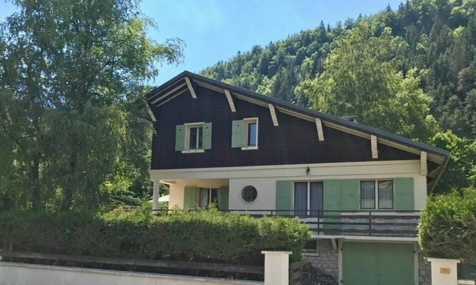 Villard-de-Lans Ski Chalet | Large 5-bedroom chalet / 2 lounges. Near village and ski slopes