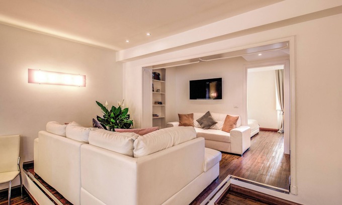 Rione V Ponte Apartment | Large 5 rooms apartment , in the very historical city centre of Rome