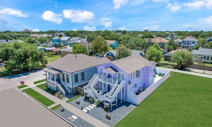 Galveston House | Large 6BR NEW home!nPool & Hot TubnGrill- Pets OK- W/DnClose to Pleasure Pier!
