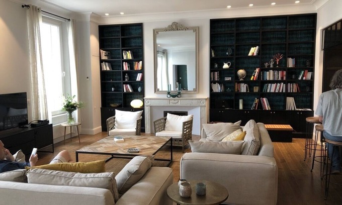 Sete Apartment | LARGE air-conditioned family APARTMENT in the royal setting