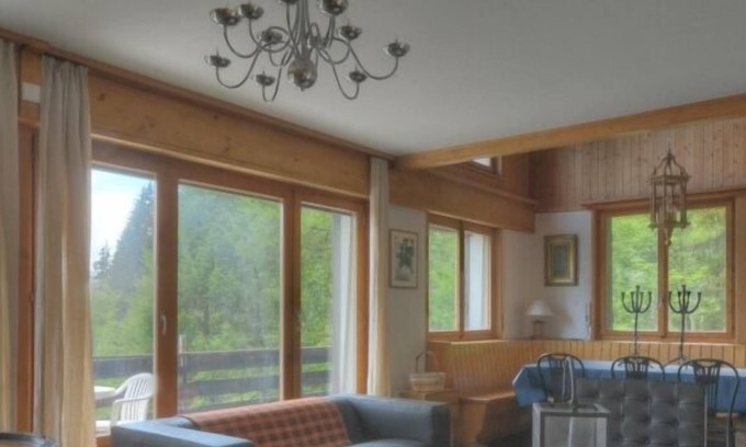 Anzere Ski Chalet | Large chalet (max. 15 pers.) located near the centre, with 7 bedrooms (6x2 single beds, 1x bunk bed,