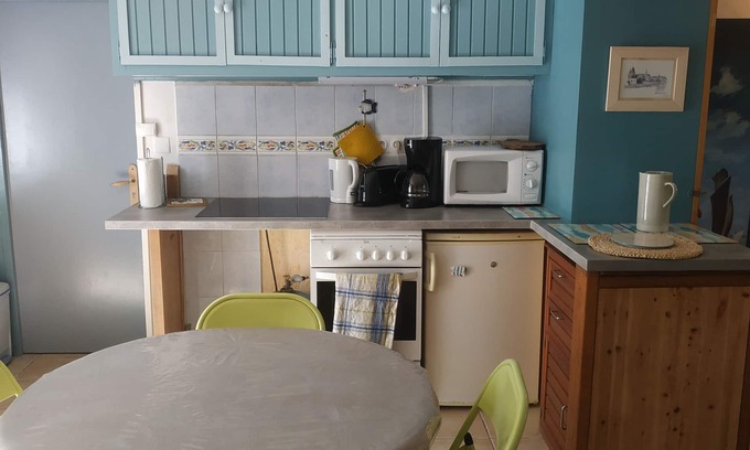 Pornic Apartment | Large comfortable furnished studio 300m from the beach