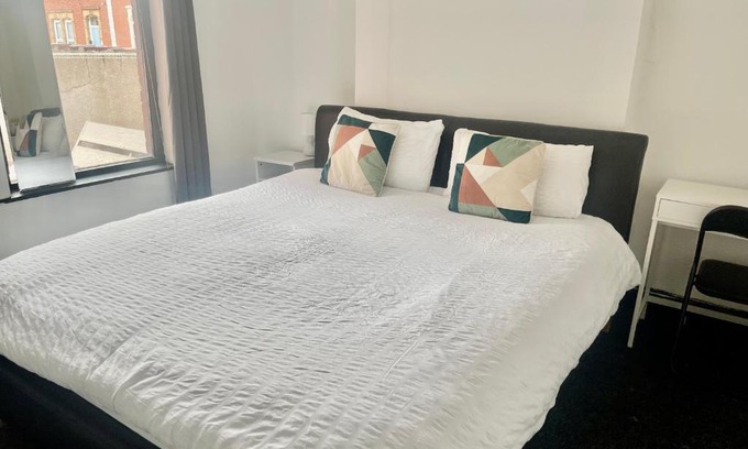 Pill House | Large double room BS11