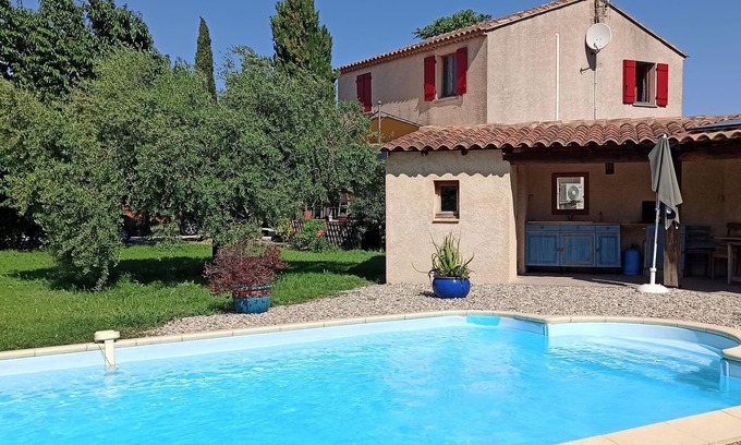 Sainte-Cecile-les-Vignes House | LARGE AIR-CONDITIONED VILLA IN A TYPICALLY UNSPOILT PROVENCAL VILLAGE