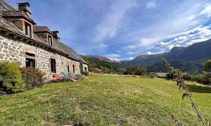 Le Falgoux House | Large gîte for up to 15 people - In the heart of nature - Quality services