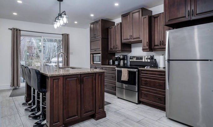 Downtown St. John's House | Large Historic Downtown FIVE Bedroom House