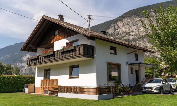 Silz Apartment | Large holiday apartment with pool in Silz