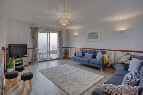 Newlyn House | Large House with Panoramic Sea Views & Parking
