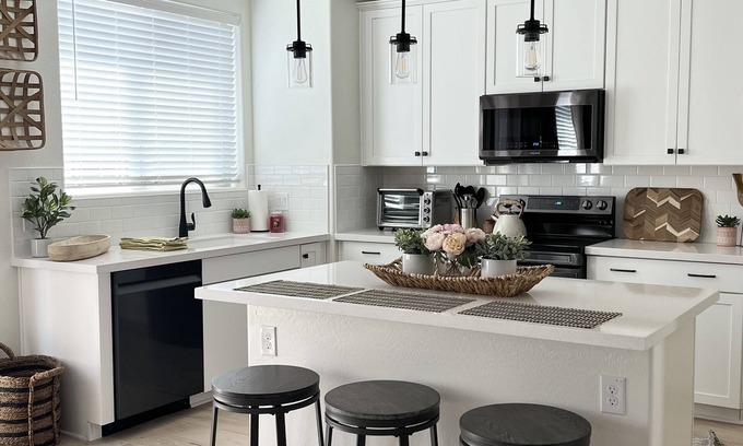 Chandler House | Large, Luxury, Modern Townhome, Heated Pool,