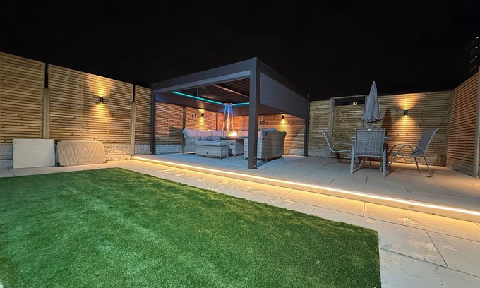 Birmingham City Centre House | Large Modern 5 Bed Town House Within Birmingham City Centre