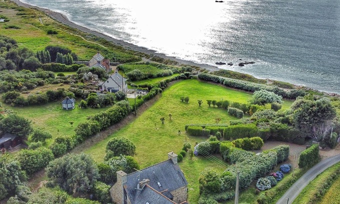 Pleubian Villa | large property on the seafront in Brittany style, 1 minute walk from the beach