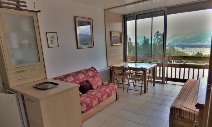 Les Angles Apartment | Large studio cabin, ski slopes, 5 people, parking, WIFI