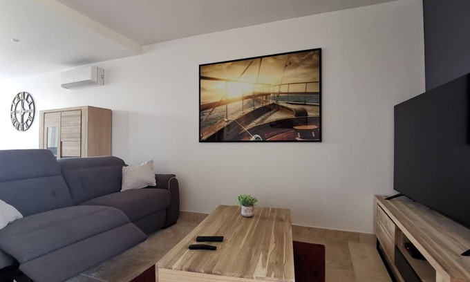 Le Pradet Apartment | Large T3 85 m² located 15 min walk from the beaches
