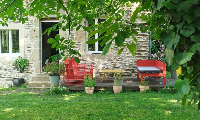 Chaillac-sur-Vienne House | Large, tastefully renovated country house with shady garden