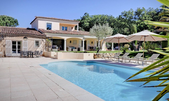 Gassin House | Large Villa with views up to the Village of Gassin. Close to St Tropez.