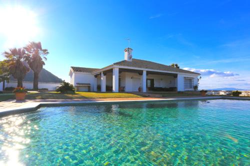 Alhaurin de la Torre Ski Chalet | LAS BREÑAS Premium Rural Cottage 4PAX