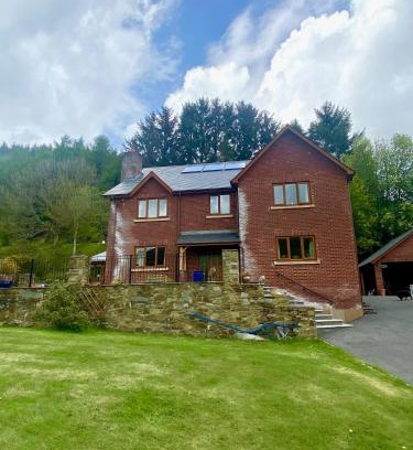 Abbey-Cwmhir Bed & Breakfast | Laurel Bank