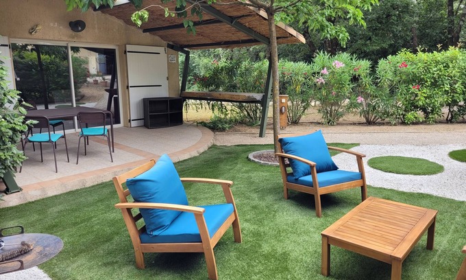 Quissac House | - Lavender Cottage -