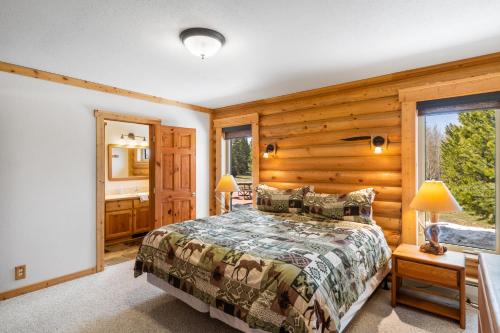 Lazy Acres House | Lazy Fox Cabin
