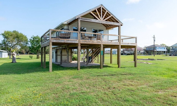 Galveston House | Lazy Lagoon - Budget friendly bayside home with amazing views!