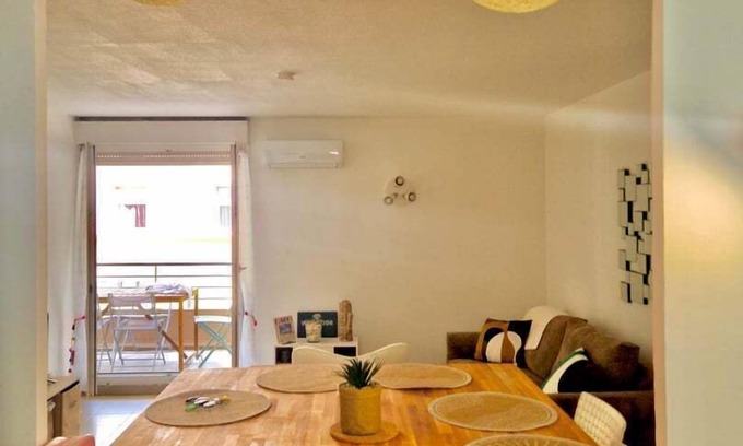 Costieres Apartment | Le 14, 2 bedrooms, A/C, comfort, near highways