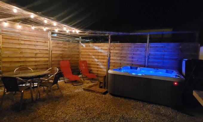 Thezan-les-Beziers House | "Le 34° sud" - 2-bedroom house with jacuzzi.