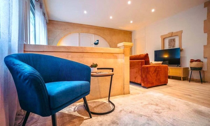 Faubourg Apartment | Le Bijou de Nîmes, Charming T2 city center, 4 ppl