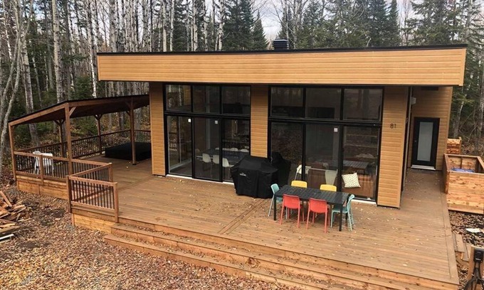 Petite-Riviere-Saint-Francois House | Le Vaillant du Massif