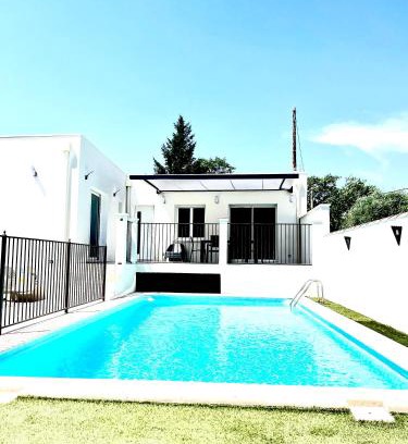 Entraigues-sur-la-Sorgue House | Le Cabanon Meublé de Tourisme trois étoiles
