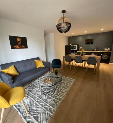 Hersin-Coupigny Apartment | Le Château de Toile - Gîte du Bosquet