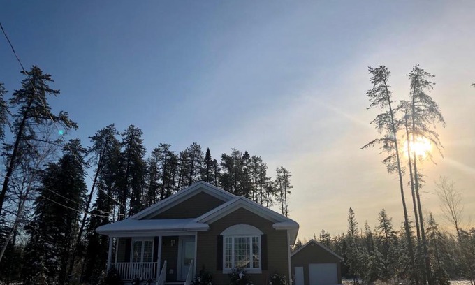 Saint-David-de-Falardeau House | Le Chalet de Claude, au pied des Monts-Valin