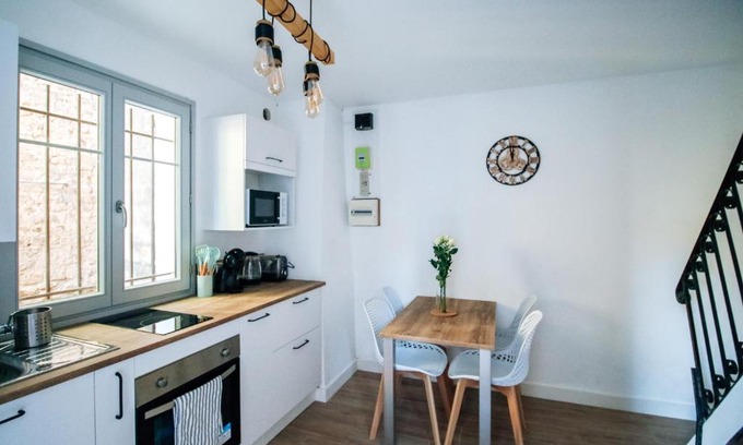 Saint-Michel-l'Observatoire House | Le constantinou