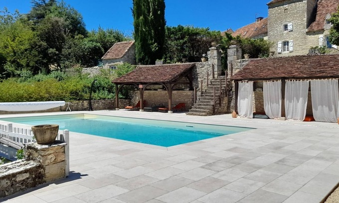 Laval House | Le Cottage - REILHAGUET