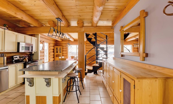 Lac-Simon Ski Chalet | Le Domaine forêt d'eau II