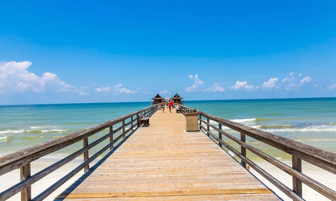 Old Naples Condo | Le Monaco - Romantic 1 BR Condo Steps from 5th Ave S. Chic Coastal Retreat with King Bed and Beach Access. Perfect Location for Couples Near Dining, Shopping, and Naples Beach