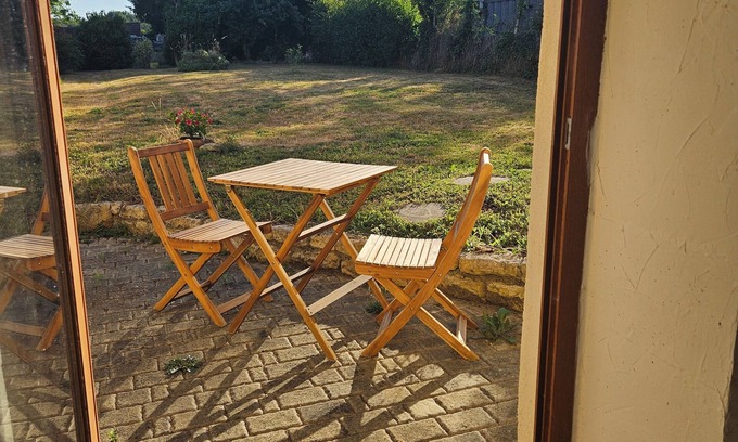 Donzy House | "Le Neuillon" charming little house in the house. Calm and relaxing