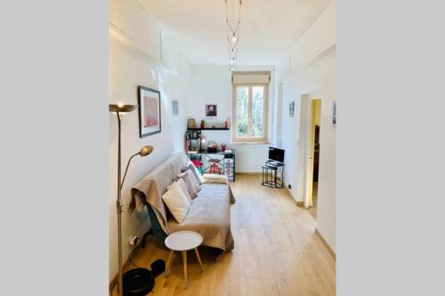 Beaune Apartment | Le Petit Blanc - Vue sur le Square des Lions