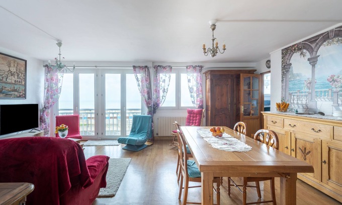 Le Treport Apartment | Le Petit Pélican - Two Bedroom Apartment, Sleeps 5