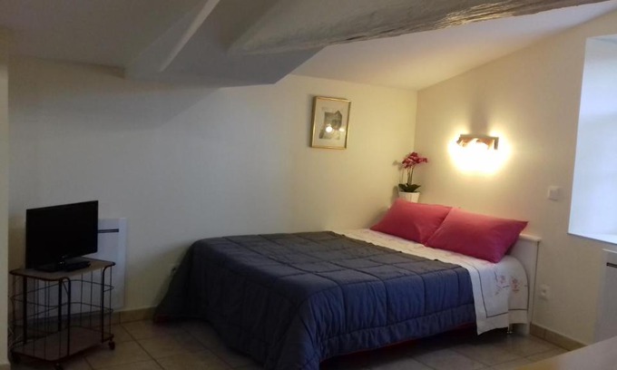 Aiguihe Apartment | Le Petit Séguret