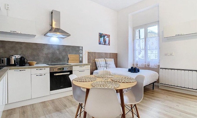 Voiron Apartment | Le Pianiste