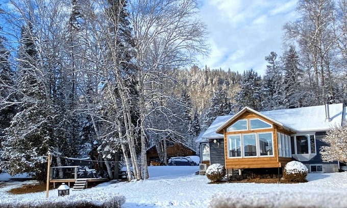 Mandeville Ski Chalet | LE RIVERAIN - Lake front chalet with private beach & dock