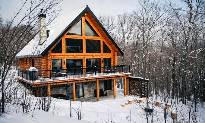 Saint-Philemon House | Le Taureau | Majestic log cabin |Spa