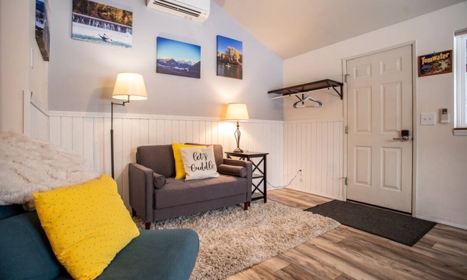 Leavenworth Apartment | Leavenworth Mountain View Sanctuary w/Hot Tub