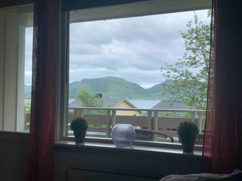 Flakstad Apartment | Leilighet med balkong og havutsikt på Napp.
